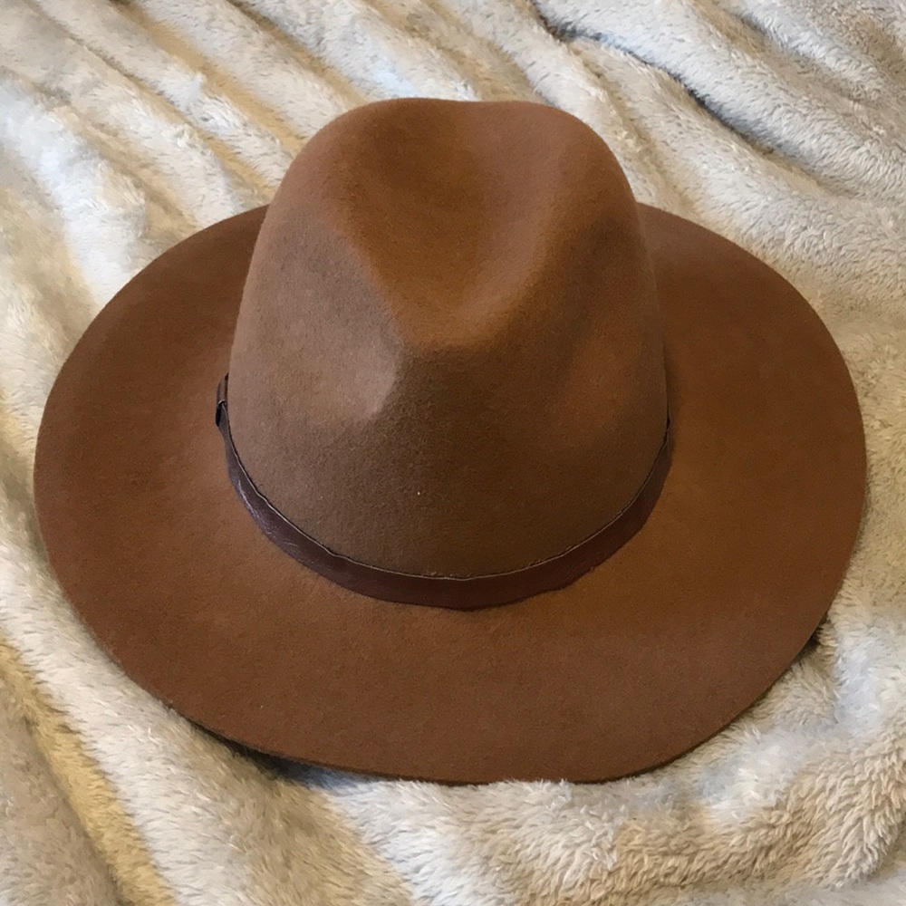 Brown hat - perfect for fall!